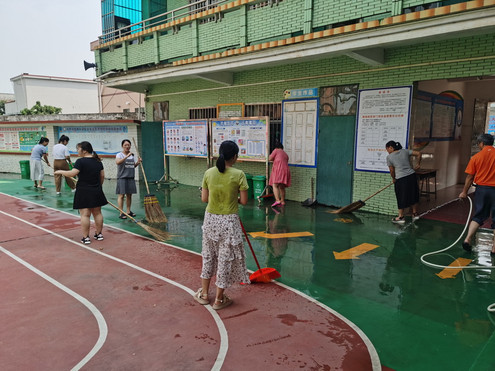 校园大清洁_调整大小.jpg